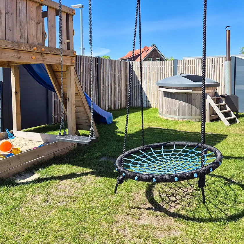 Ferienhaus Luke Spielmöglichkeit im Garten