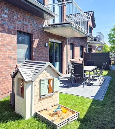 Ferienwohnung Herrlichkeit Terrasse und Spielmöglichkeit für Kinder